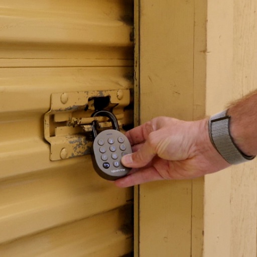 padlock-door-yellow padlock-door-yellow